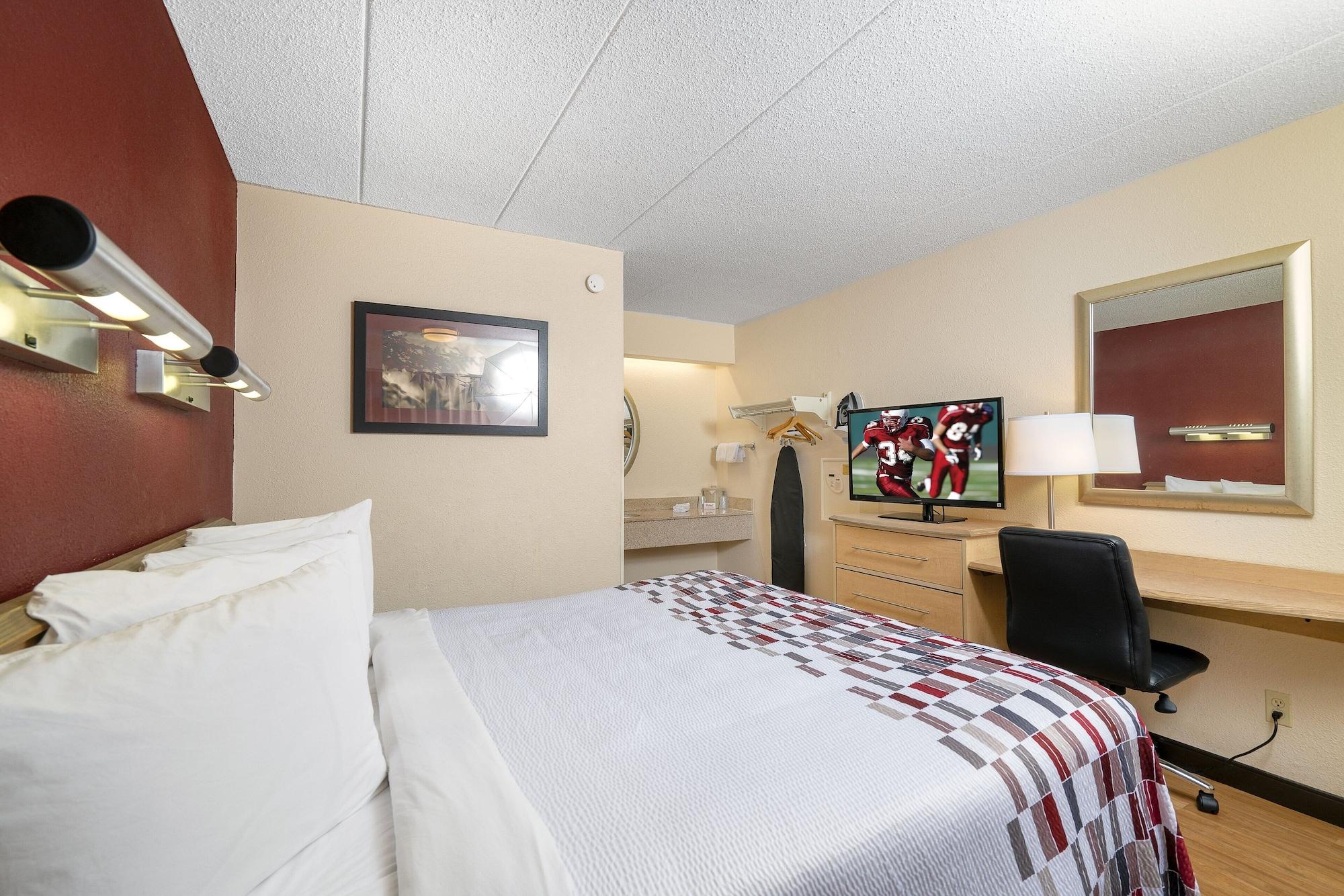 Red Roof Inn Philadelphia - Oxford Valley Langhorne Bagian luar foto