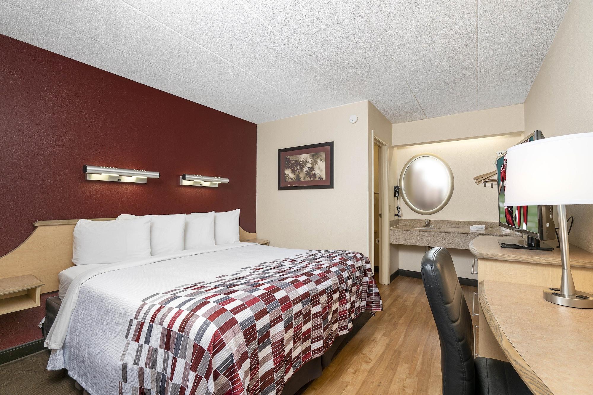Red Roof Inn Philadelphia - Oxford Valley Langhorne Bagian luar foto