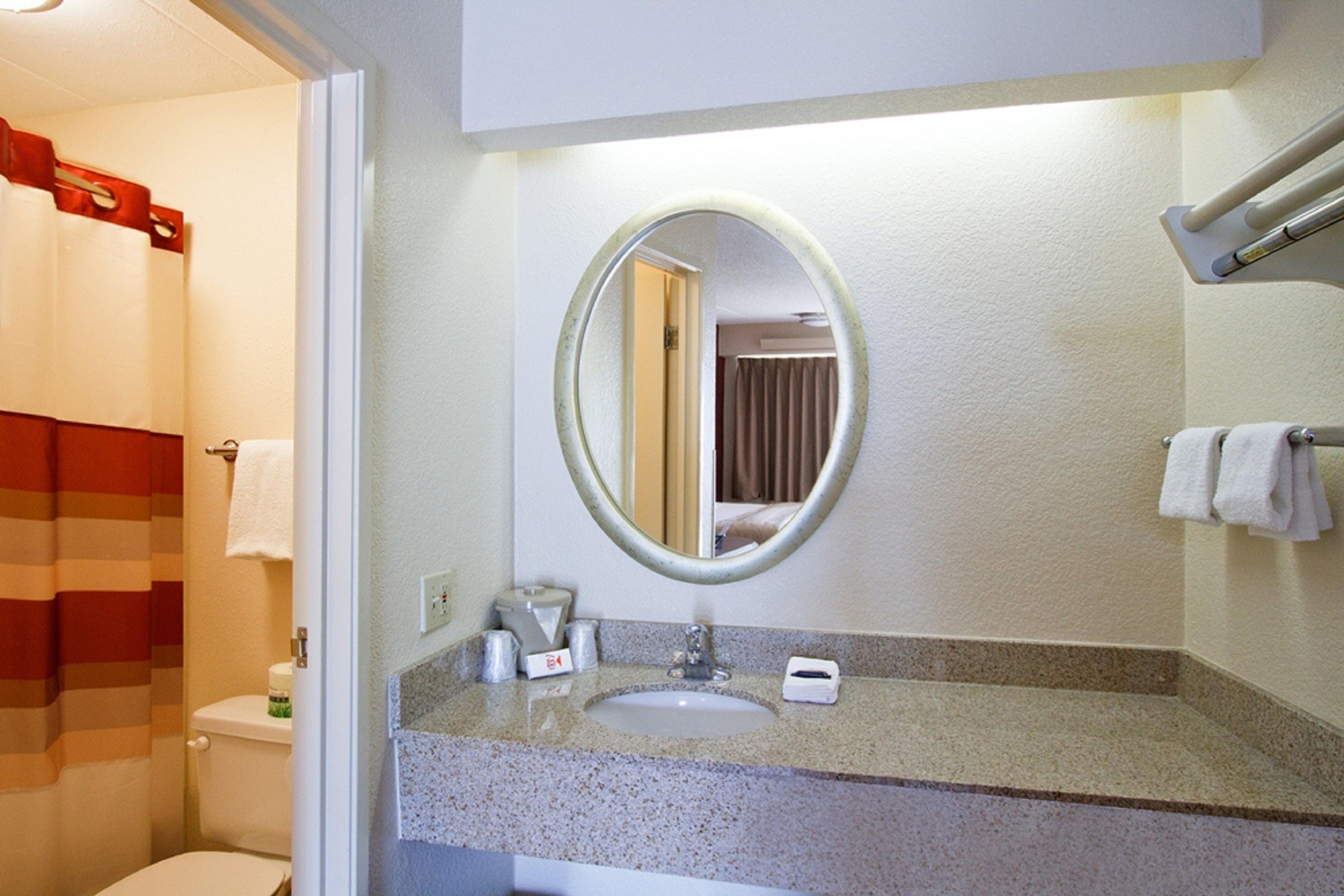 Red Roof Inn Philadelphia - Oxford Valley Langhorne Bagian luar foto