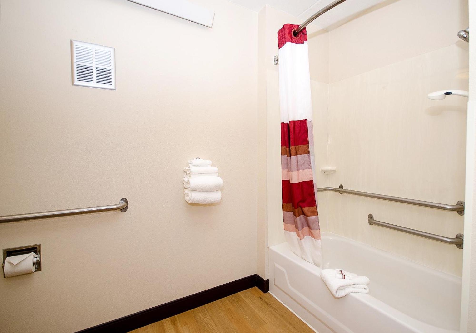 Red Roof Inn Philadelphia - Oxford Valley Langhorne Bagian luar foto