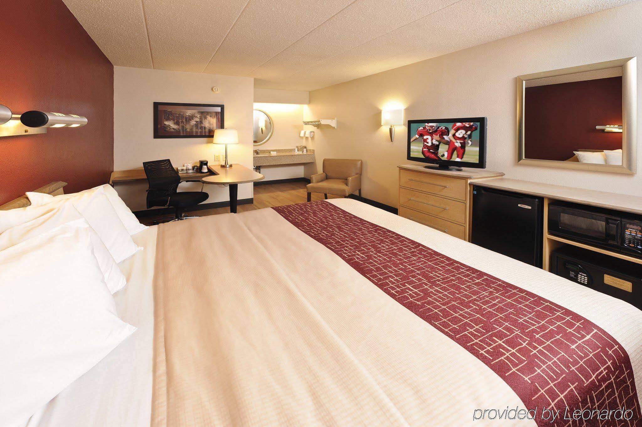 Red Roof Inn Philadelphia - Oxford Valley Langhorne Bagian luar foto