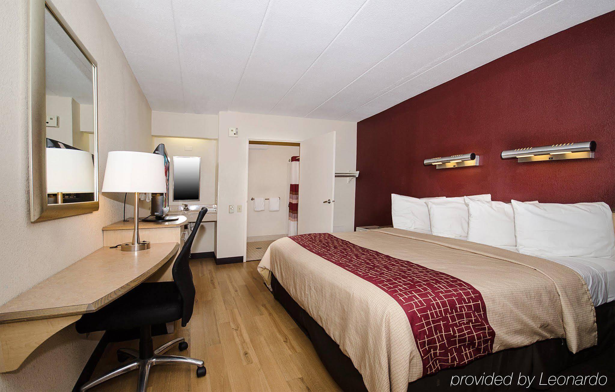 Red Roof Inn Philadelphia - Oxford Valley Langhorne Bagian luar foto